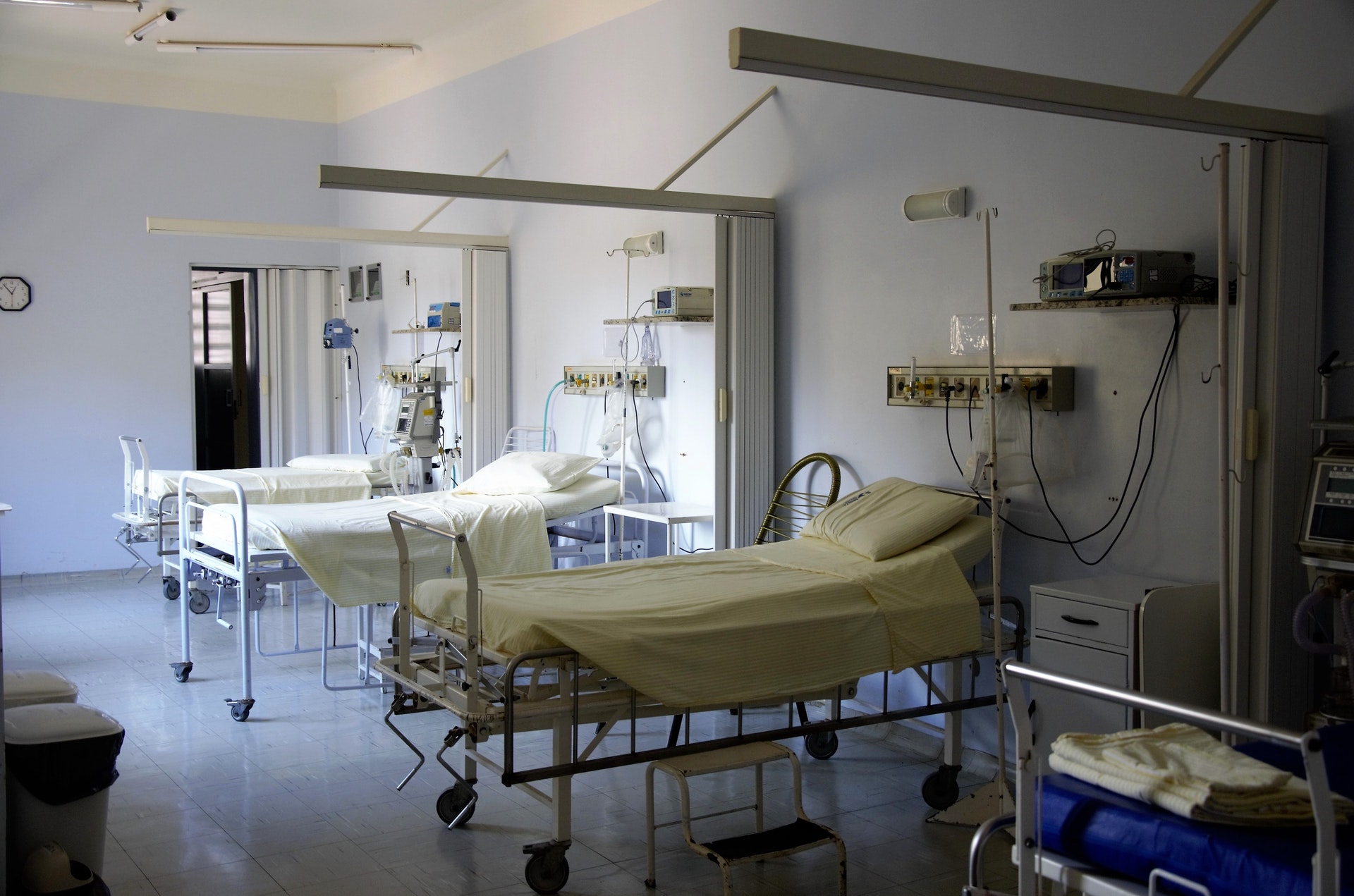 parashar-nursing-services-04-Ventilator-and-BiPAP